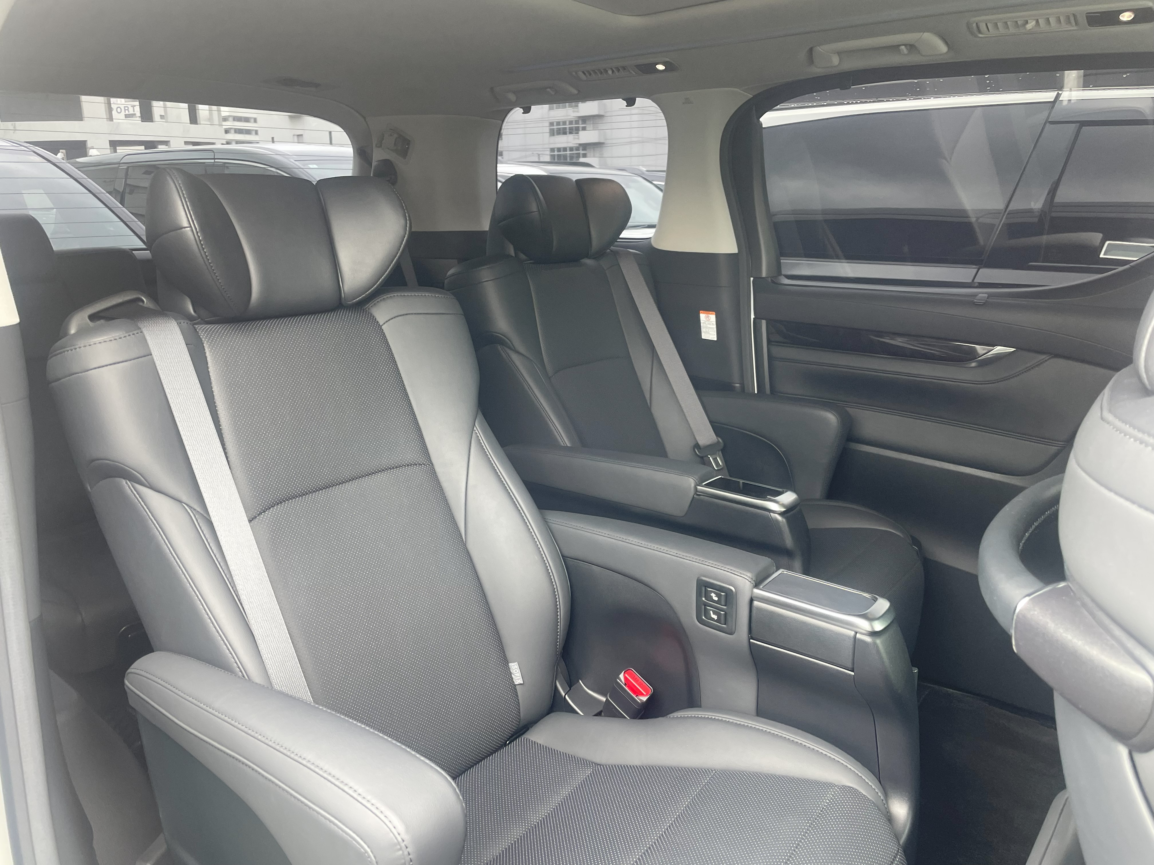 Toyota Alphard S C Package